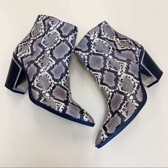 Circus Sam Edelman Womens Snake Print Textured Point Toe Side Zip Heeled Booties - Picture 2 of 13